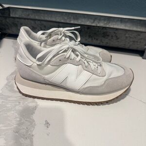 New Balance Women's 237